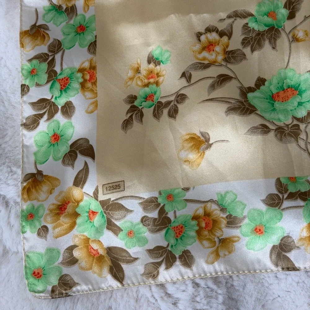 Flowy ERBIL Floral Satin Floral Scarf Gold Tone Mint Vintage Spring Accessory